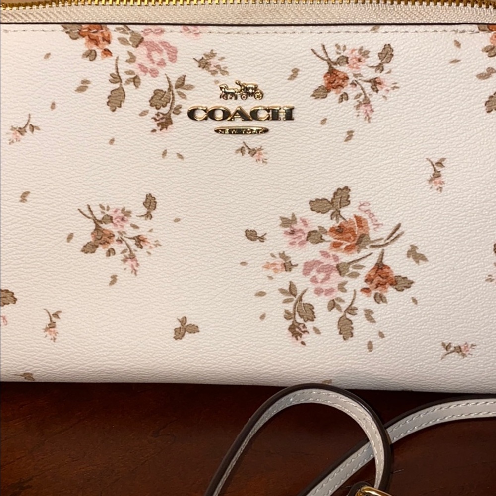 🛑Sold🛑🎉HP🎉Floral Coach Crossbody Bag - Picture 3 of 7